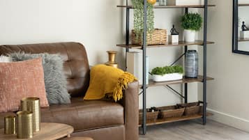 Smart TV, libri, impianto stereo