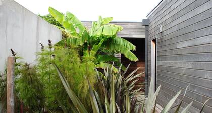 Maison d'architecte en bois, jacuzzi, 200 m2, 4 chambres, 3 SDB, en bord de mer