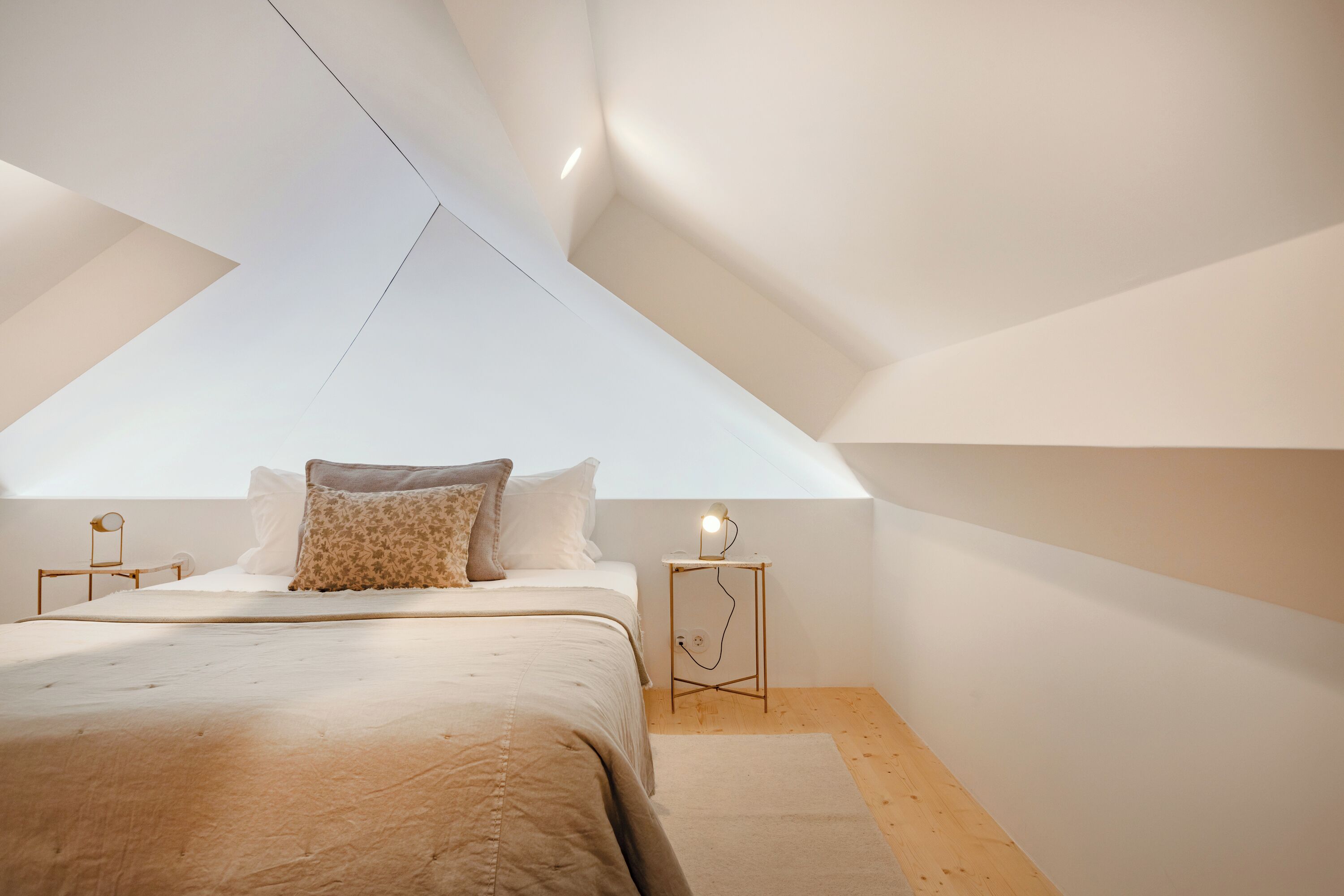 Design Duplex | 2 bedrooms, individually decorated, individually furnished