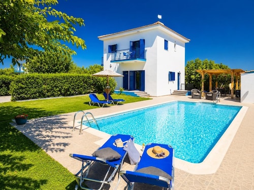 Villa Rotiana - Drei Schlafzimmer Villa, Schläft 6