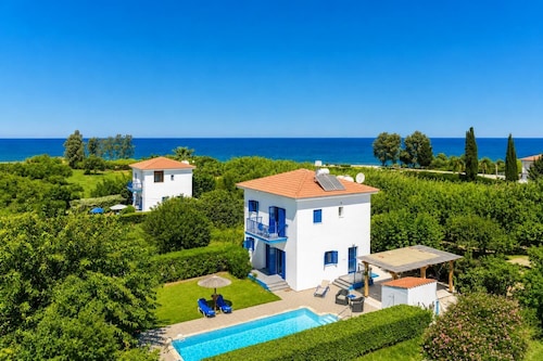 Villa Rotiana - Three Bedroom Villa, Sleeps 6