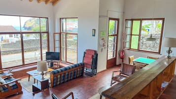 House | Living area | Flat-screen TV