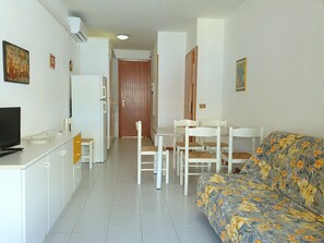 Interior - Lovely Flat in Bibione Pineda 100m From the Beach (San Michele al Tagliamento)