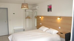 Schallisolierte Zimmer, Bügeleisen/Bügelbrett, kostenloses WLAN