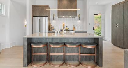 Hillside Haven - BEAUTIFUL 2 Bedroom/2Full Bath Townhome