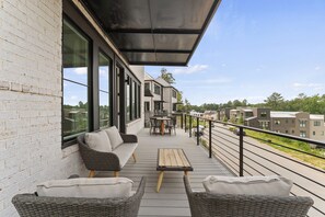 Terrace/patio - Hillside Haven - BEAUTIFUL 2 Bedroom/2Full Bath Townhome (Palmetto)