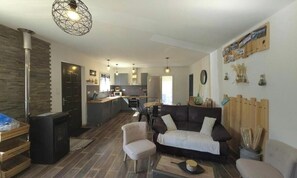 Smart TV, table football