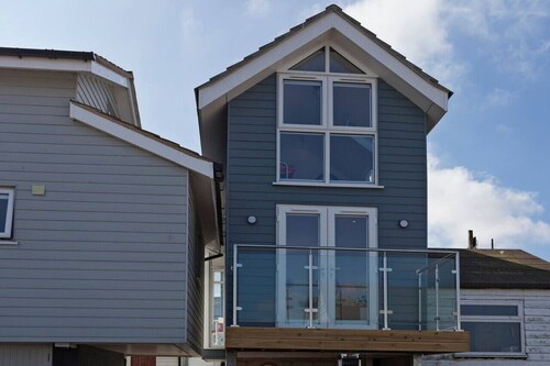 Harbour View, with stunning views Felixstowe Ferry