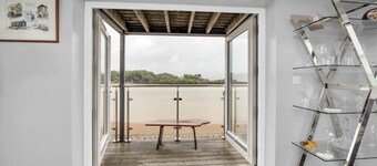 The Old Pilot Hut, Felixstowe Ferry, Amazing Views