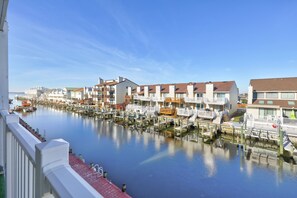 Property grounds - Chateau 202B is a Gorgeous Bayside Condo , perfect for the family getaway! (Ocean City)