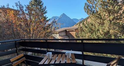 Appartement au Village1800. Le Meije 11 A1 Situé à 50m du Télésiège du Village