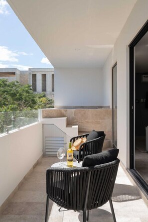 Terrace/patio - 2 BD w/ Private Plunge Pool + Terrace (Tulum)