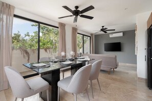 Dining - 2 BD w/ Balcony and Rooftop Pool (Tulum)
