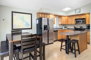 Private kitchen - Cozy Lake Anna Hideaway with Water & Beach Access (Mineral)