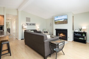 Living area - Cozy Lake Anna Hideaway with Water & Beach Access (Mineral)