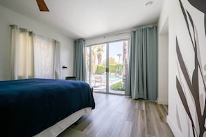 6 bedrooms, desk, iron/ironing board, WiFi - Casa Del Sol, a private Palm Springs Oasis (Palm Springs)
