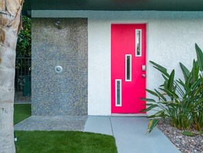 Exterior detail - Casa Del Sol, a Mid-Century gem in the desert
(Palm Springs)