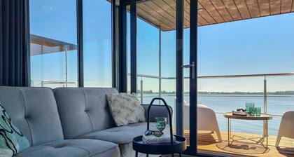 Houseboat in Łazy by Lake Jamno and Sea