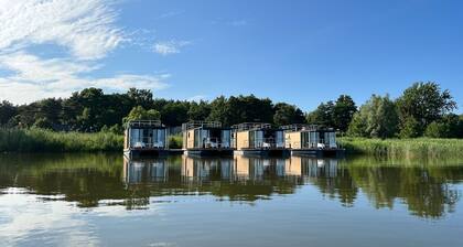 Houseboat in Łazy near Lake Jamno
