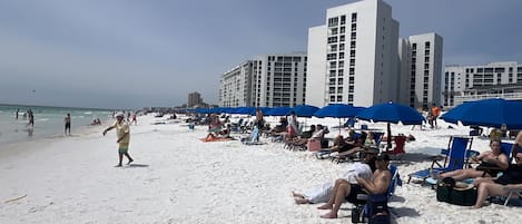 Am Strand, Liegestühle