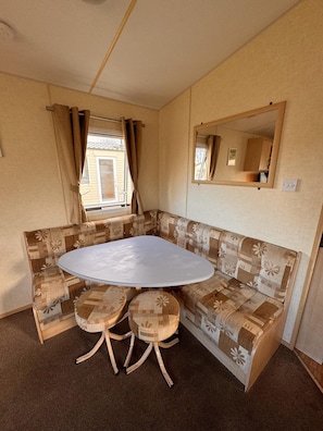 Chalet | Dining