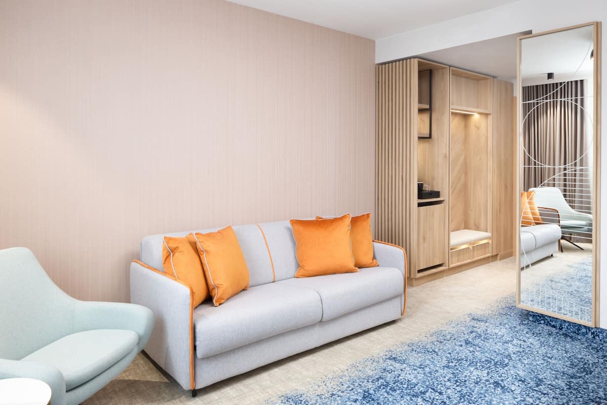Phòng Suite Elite, 1 giường cỡ king và sofa giường | Két bảo mật tại phòng, phòng cách âm, bàn ủi/dụng cụ ủi quần áo 