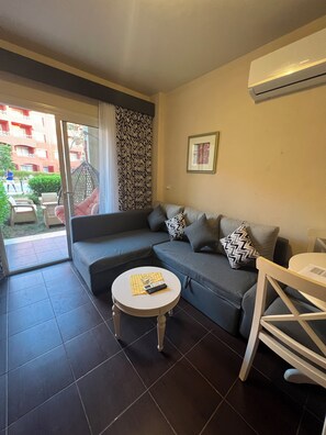 Junior Chalet | Living area | Plasma TV, fireplace - Porto sharm elsheikh  (Sharm El Sheikh)