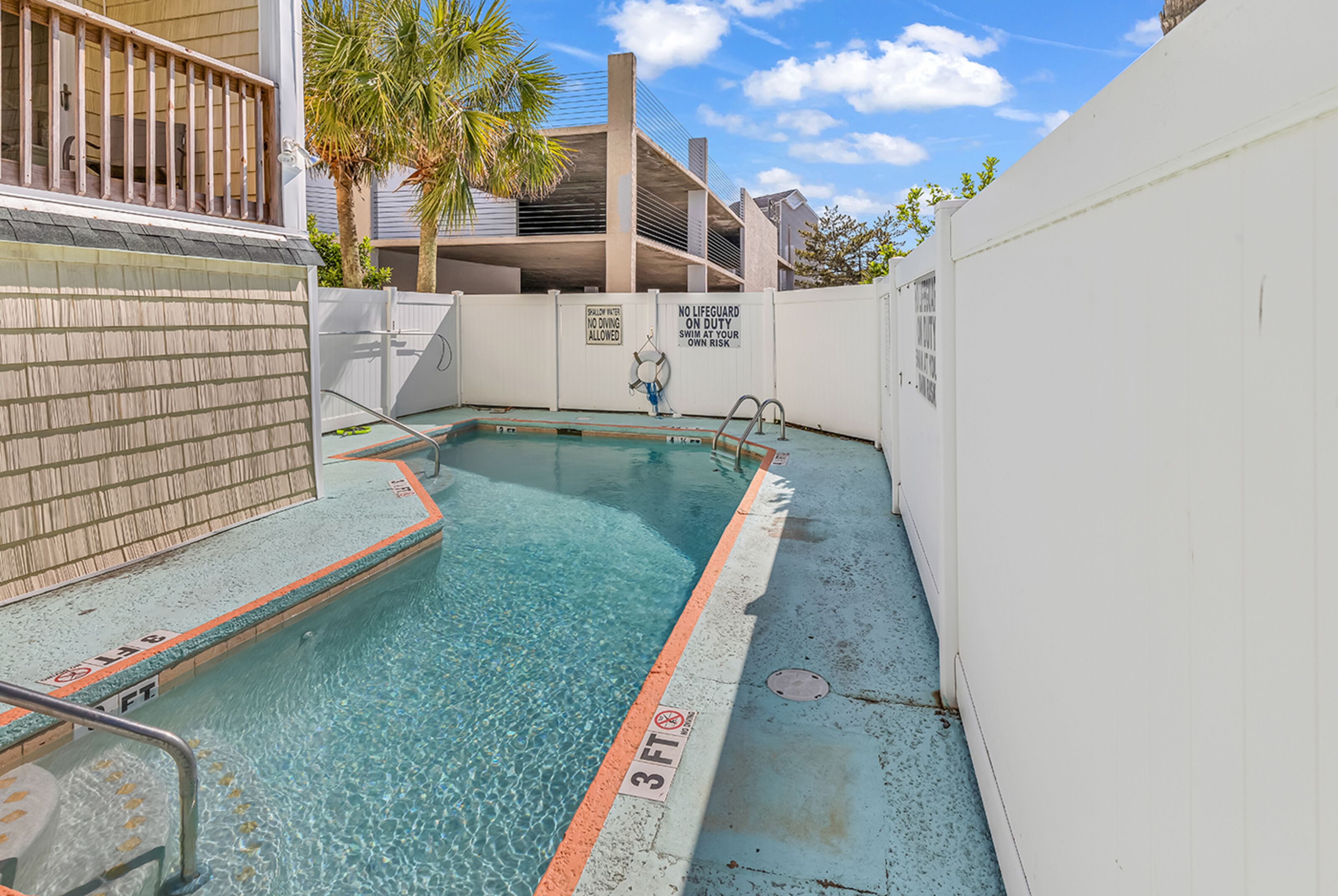 Piscina externa sazonal