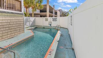 Alberca al aire libre por temporada