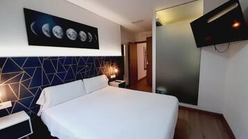 Doppelzimmer | Daunenbettdecken, kostenloses WLAN, Bettwäsche
