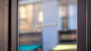 A window with the text "galiorooms" visible through a blurred background. - Hostal Laia by gaiarooms (Barcelona)