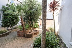 Cottage | Property grounds