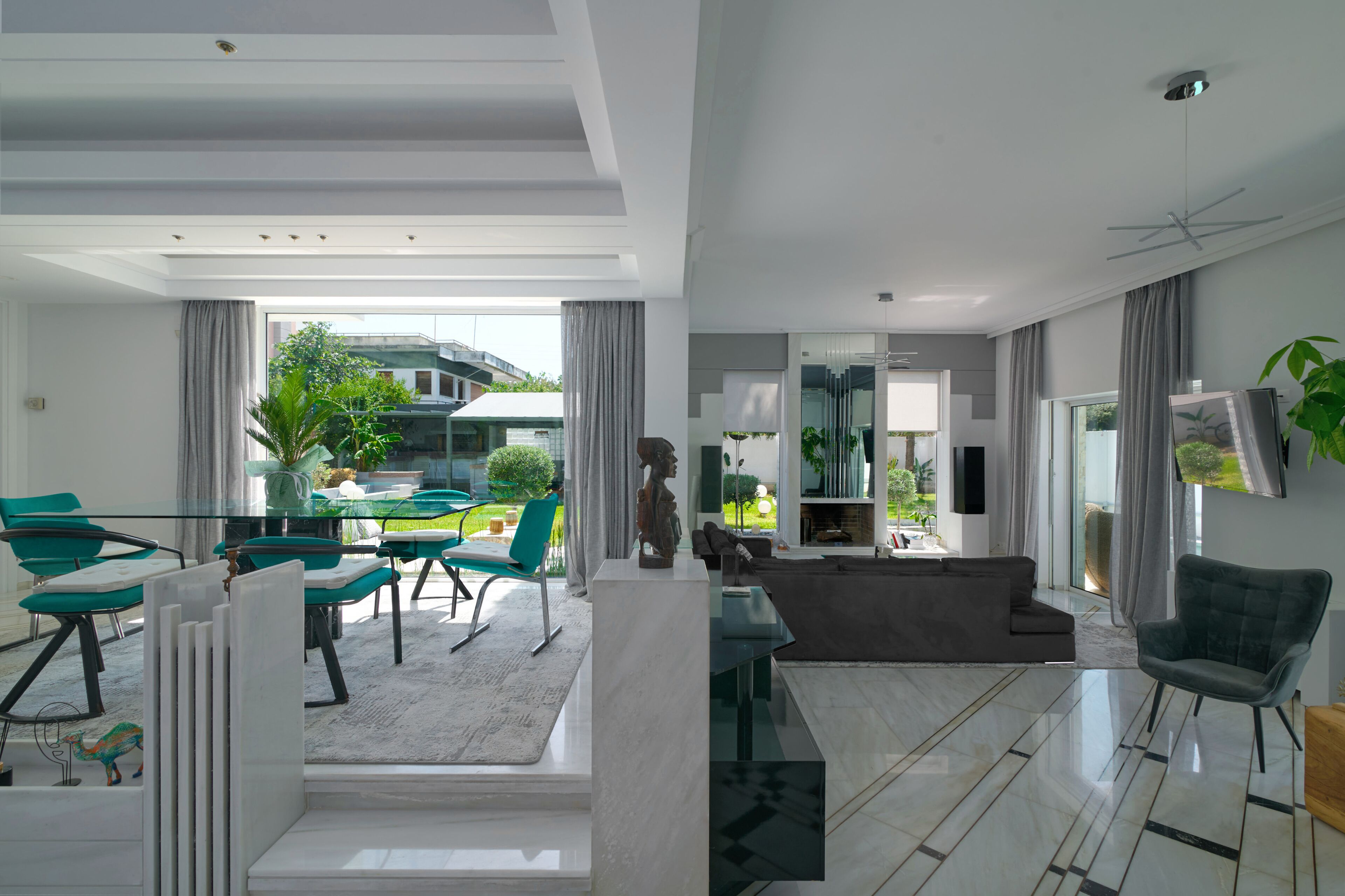 Smart TV, chimenea, videojuegos y reproductor de DVD 