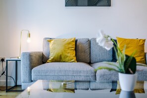 Apartment | Living area - Remarkable 2-bed Apartment in Birmingham (Birmingham)