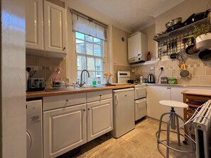 Apartment | Private kitchen - Beautiful 1-bed Apartment in London (London)