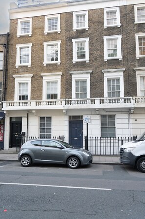 Apartment | Exterior - Beautiful 1-bed Apartment in London (London)