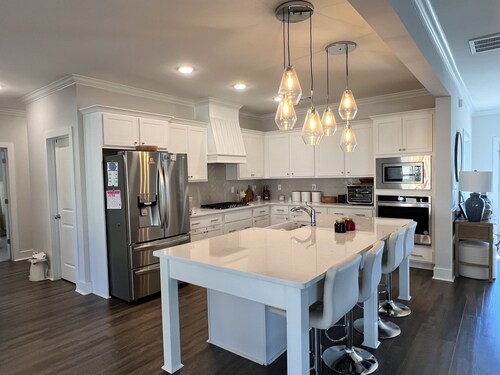 Reduced Price! Luxurious New Farmhouse-chic Family Home only 7 mi from MASTERS 