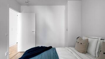 1 habitación, tabla de planchar con plancha, wifi y ropa de cama