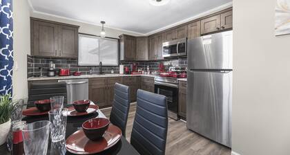 Magnolia "620"- Comfy King Size Bed, Kid Friendly, Over 70 Amenities