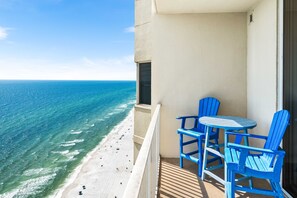 Property grounds - Beautiful, Spacious condo! Dec Deals! (Panama City Beach)