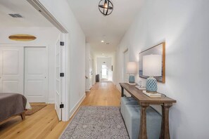 4 bedrooms, iron/ironing board, WiFi - Canopy Oaks on Magnolia Avenue! (St. Augustine)