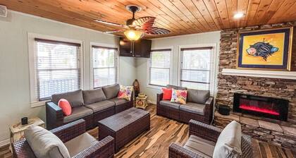 Coastal Comfort - A cute beach cottage!