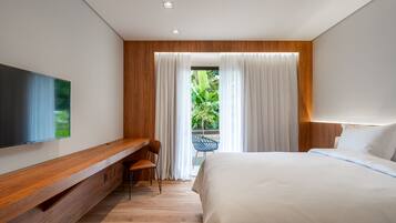Standard Room, 1 Queen Bed | Desk, WiFi (free)