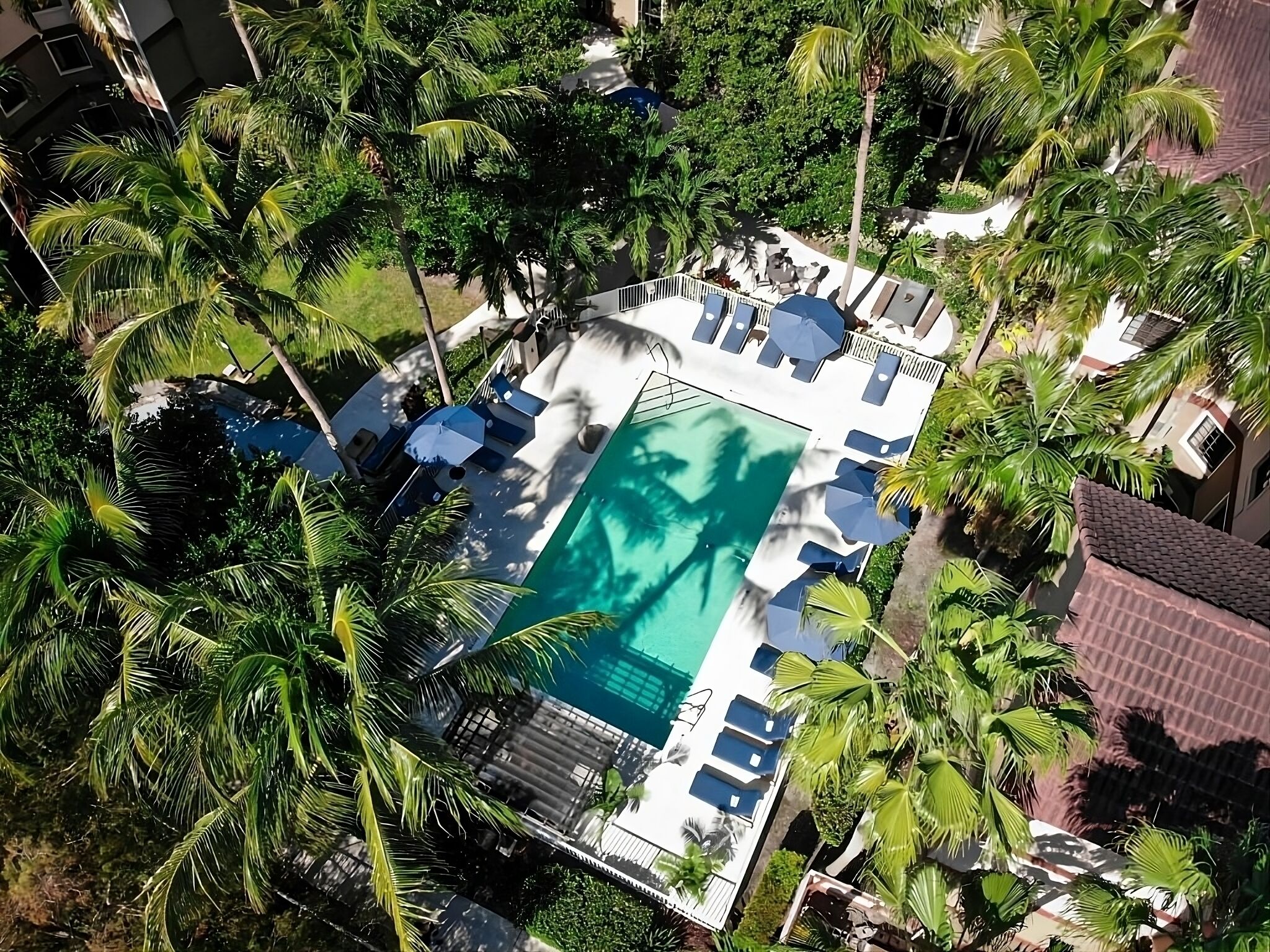 Just What You Were Looking For! FREE Parking, Pets Allowed, Near Jacaranda Golf