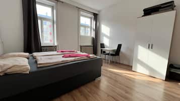 Habitación económica con 2 camas individuales | Escritorio y wifi gratis