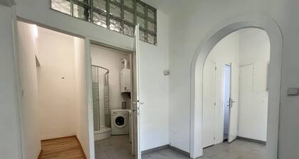 Welcoming 4BR shared Apt.-best location