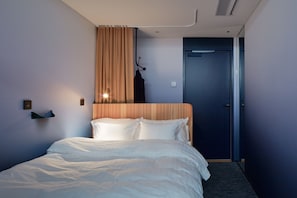City Double Room, No Windows, Self Check-in (ID Required) | 高級寢具、免費無線上網、床單