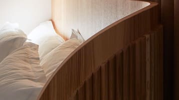 Chambre Simple Ville, pas de fenĂȘtre | Literie de qualitĂ© supĂ©rieure, Wi-Fi gratuit, draps fournis