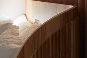 City Single Room, No Windows | Premium bedding, free WiFi, bed sheets