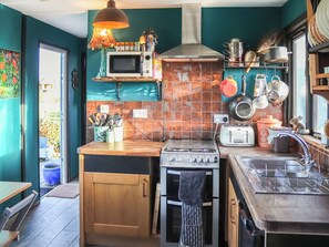 Private kitchen - The Peacock Roost - UK46297 (Ymwlch, near Porthmadog)